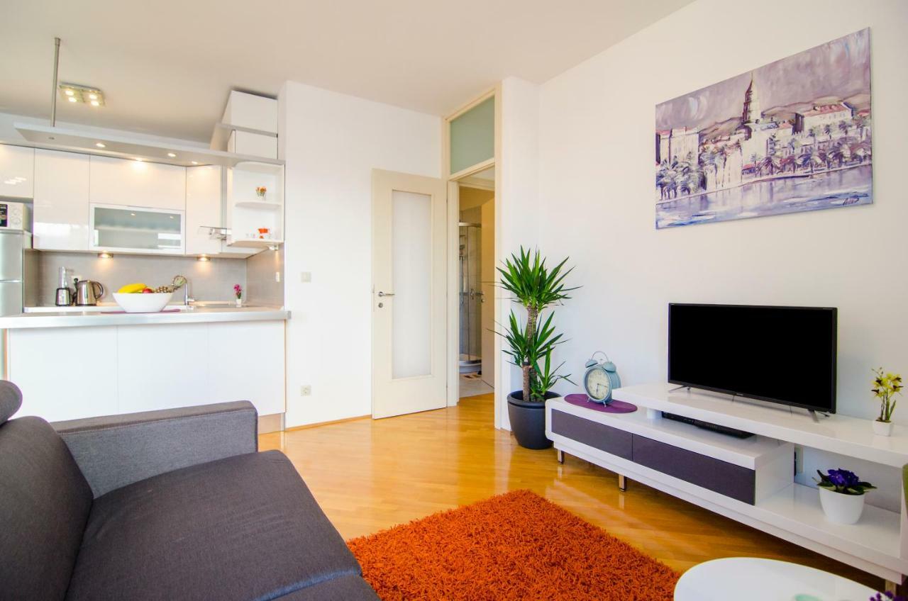 Split Apartment Sinisa Exterior photo